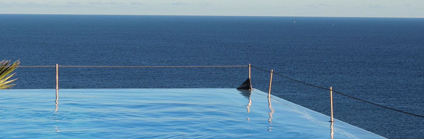 Top Ten Most Interesting Swimming Pools in the World